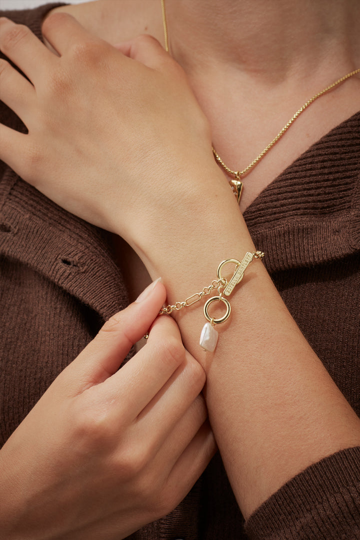 Square Baroque Pearl T-Bar Bracelet