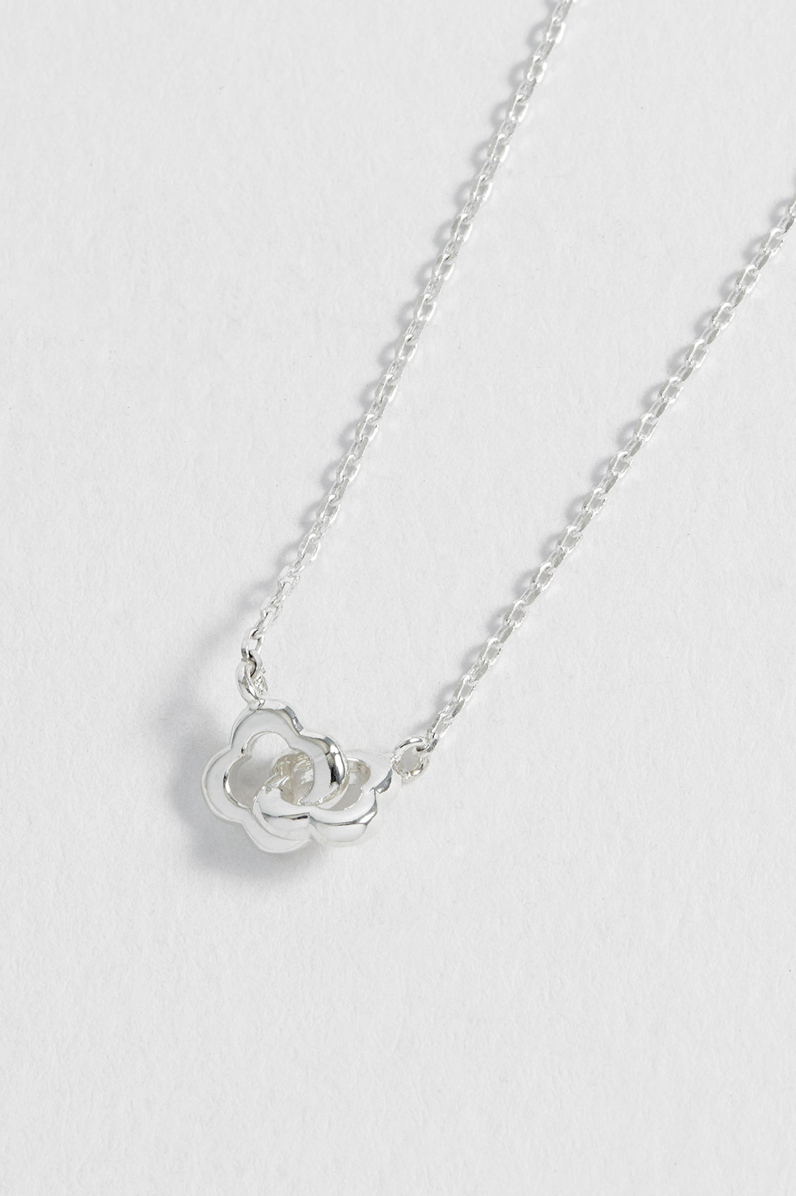 Double-Linked Flower Necklace