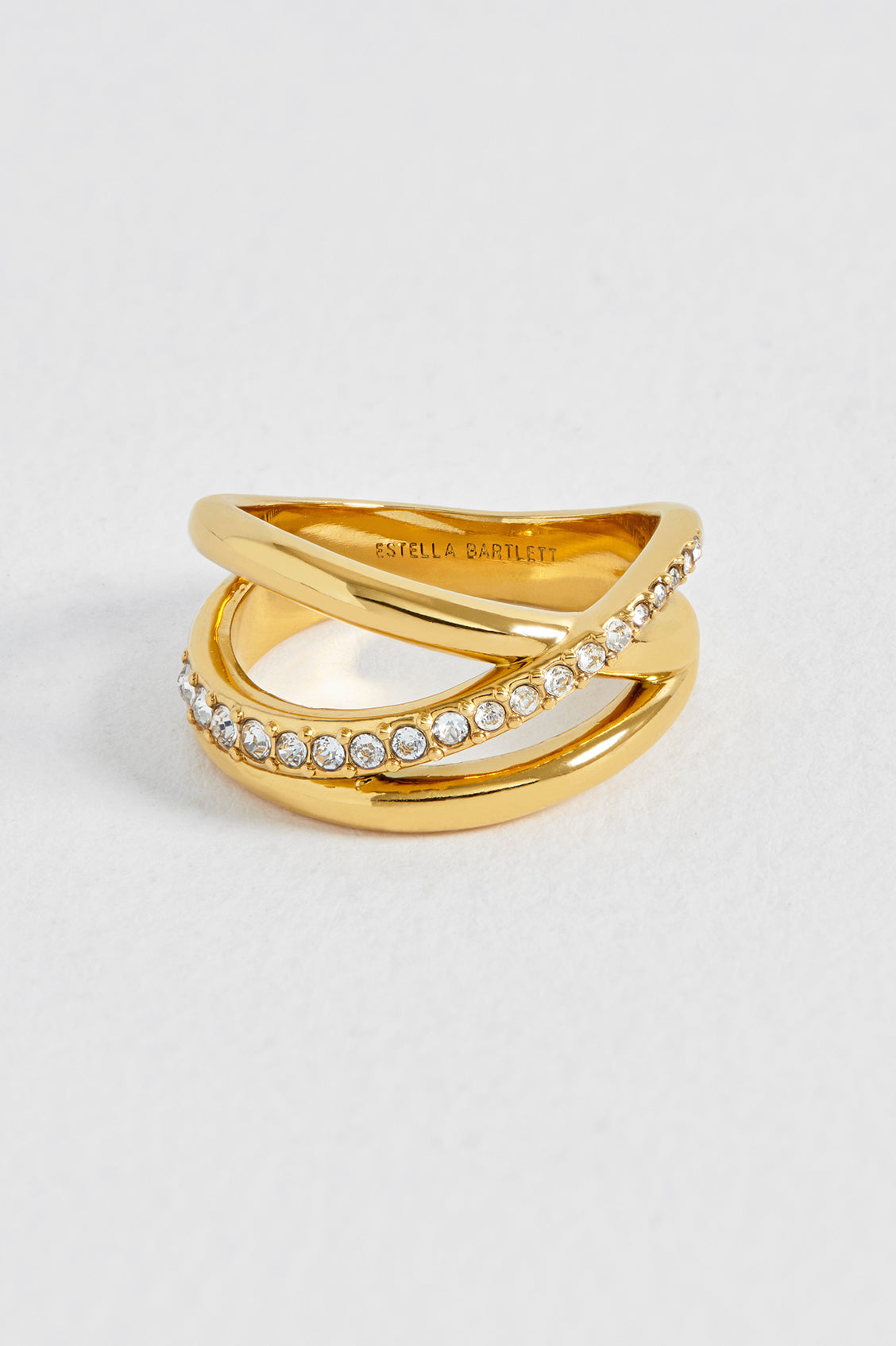Twisted CZ Ring